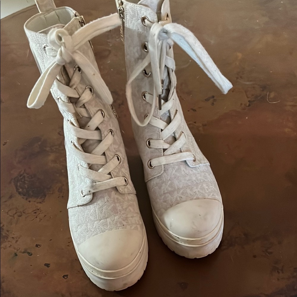 Stylish White High-Top Women's Shoes